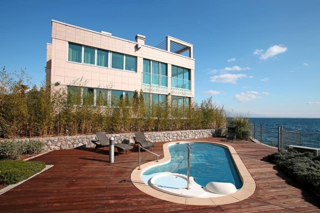 Villa Arentz Residence - Front Sea Apartments Abbazia Esterno foto